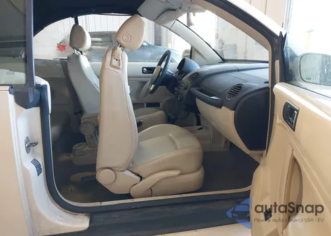 2006 Volkswagen New Beetle 2.5 z USA, uszkodzony, nr VIN 3VWRG31YX6M320499